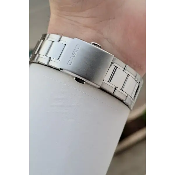 Casio CSISTE210 Casio Kadranı Siyah Kordonu Gümüş Renk Erkek Kol Saati