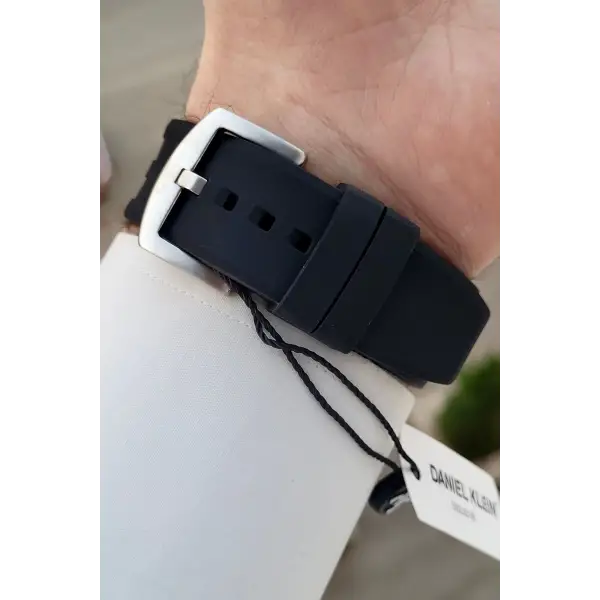 Daniel Klein DKISTE1594 Kasası Gümüş Kordonu Siyah Renk Göstergeleri Aktif Erkek Kol Saati