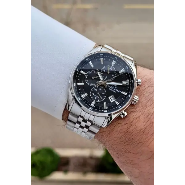 Kadranı Siyah Kordonu Gümüş Renk 43 mm Erkek Kol Saati