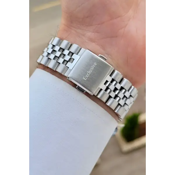 Kadranı Siyah Kordonu Gümüş Renk 43 mm Erkek Kol Saati