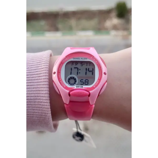 Pembe Renk Işıklı 5 ATM Çocuk Kol Saati