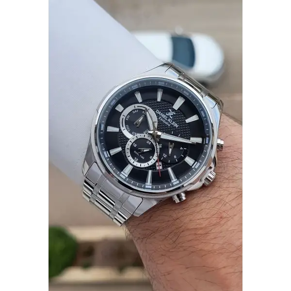 Kadranı Siyah Kordonu Gümüş Renk 45 Mm Iç Göstergeleri Aktif Erkek Kol Saati