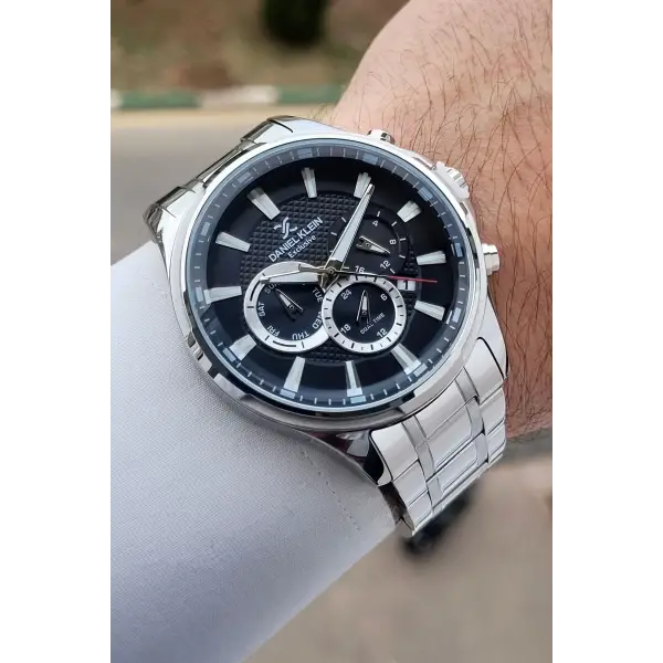 Kadranı Siyah Kordonu Gümüş Renk 45 Mm Iç Göstergeleri Aktif Erkek Kol Saati