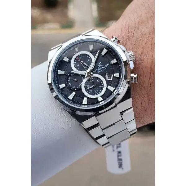 Kadranı Siyah Kordonu Gümüş Renk Göstergeleri Aktif Erkek Kol Saati