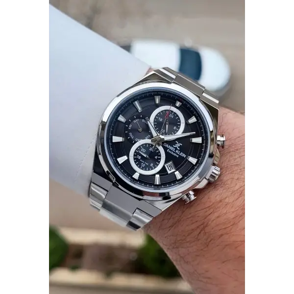 Kadranı Siyah Kordonu Gümüş Renk Göstergeleri Aktif Erkek Kol Saati