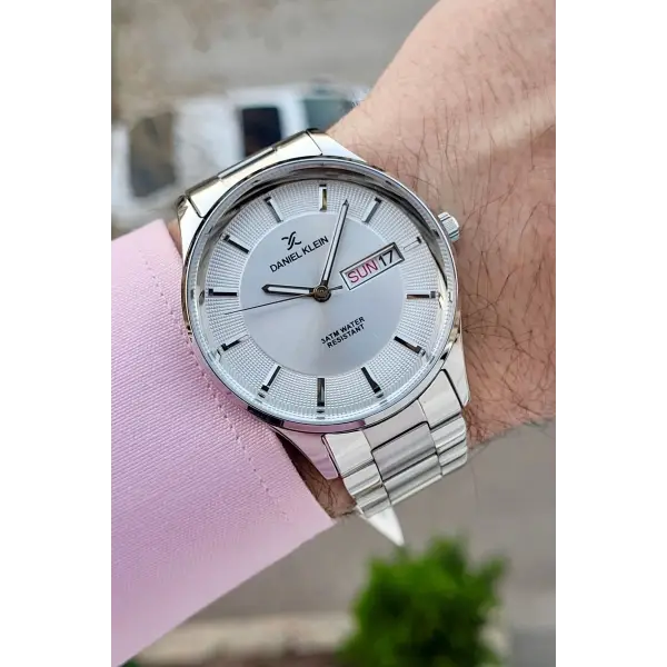 Gümüş Renk Takvimli 44 Mm Erkek Kol Saati