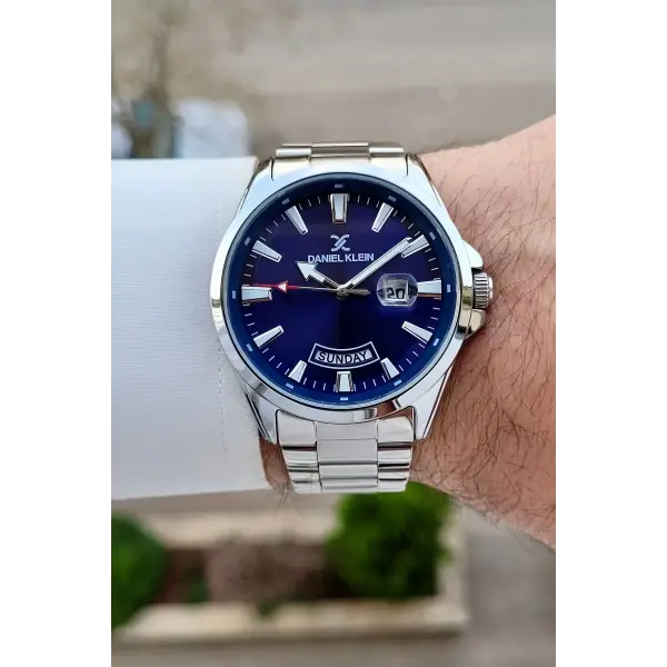 Kadranı Lacivert Kordonu Gümüş Renk Iç Göstergeleri Aktif Erkek Kol Saati