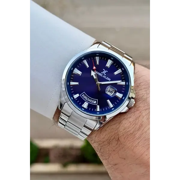 Kadranı Lacivert Kordonu Gümüş Renk Iç Göstergeleri Aktif Erkek Kol Saati