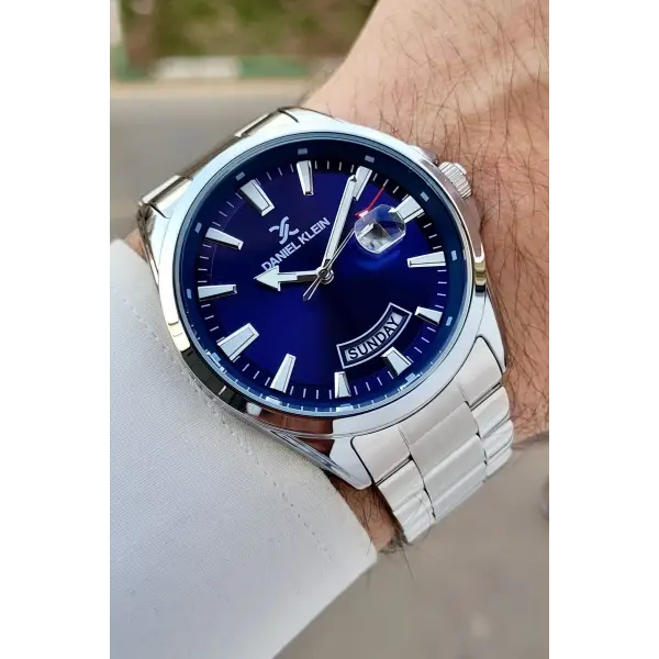 Kadranı Lacivert Kordonu Gümüş Renk Iç Göstergeleri Aktif Erkek Kol Saati