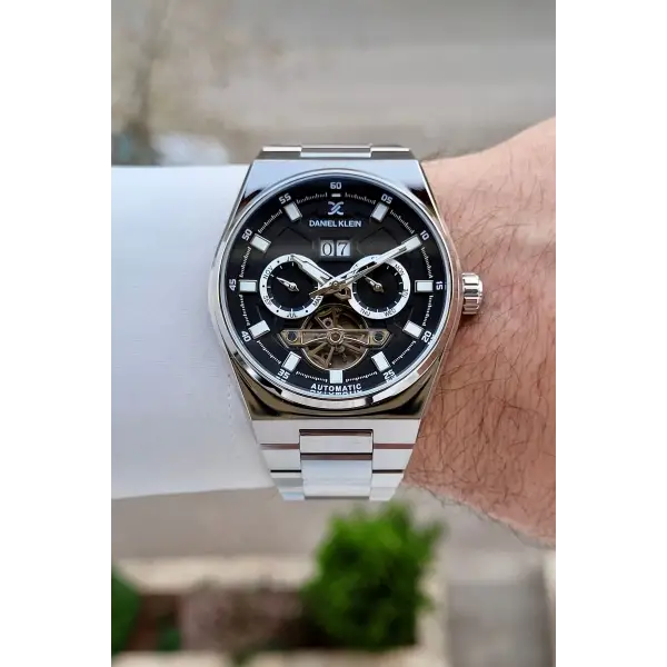 Kadranı Siyah Kordonu Gümüş Renk Göstergeleri Aktif Otomatik Erkek Kol Saati