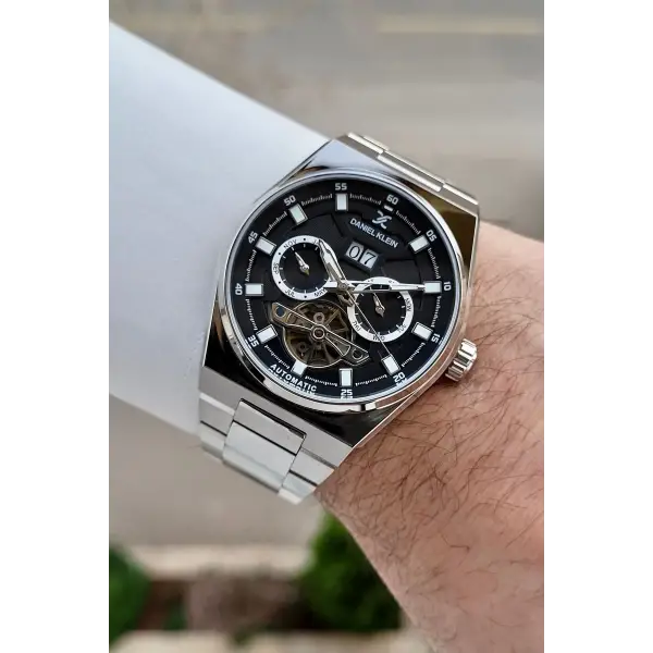 Kadranı Siyah Kordonu Gümüş Renk Göstergeleri Aktif Otomatik Erkek Kol Saati