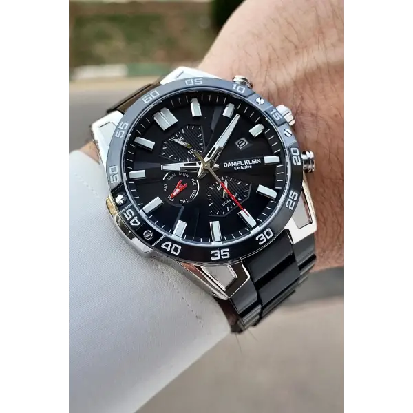 Kasası Gümüş Kordonu Siyah Renk Göstergeleri Aktif Erkek Kol Saati