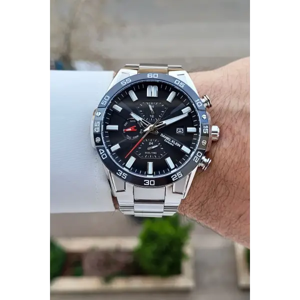 Kadranı Siyah Kordonu Gümüş Renk Göstergeleri Aktif Erkek Kol Saati
