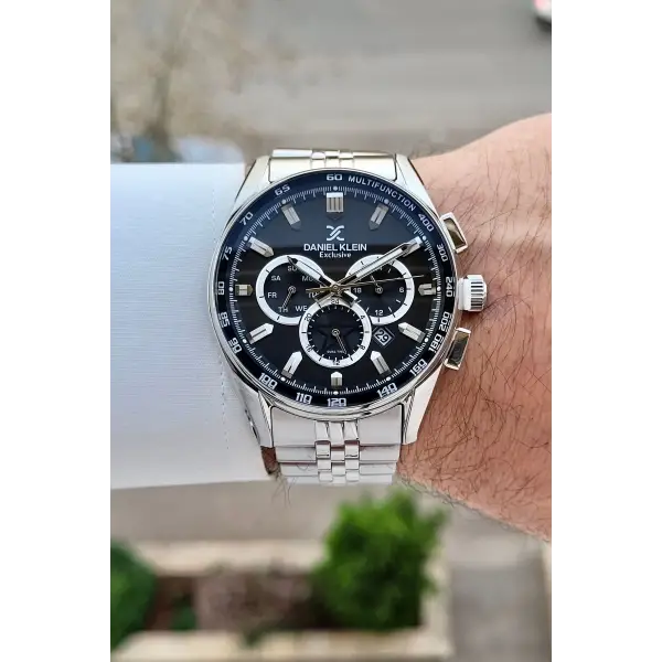 Kadranı Siyah Kordonu Gümüş Renk Göstergeleri Aktif Erkek Kol Saati