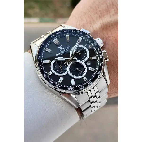 Kadranı Siyah Kordonu Gümüş Renk Göstergeleri Aktif Erkek Kol Saati