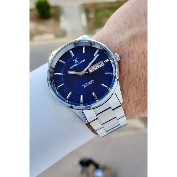 Kadranı Lacivert Kordonu Gümüş Renk Takvim Ve Gün Fonksiyonlu 44 Mm Erkek Kol Saati