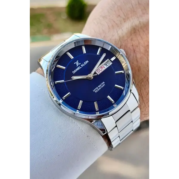 Kadranı Lacivert Kordonu Gümüş Renk Takvim Ve Gün Fonksiyonlu 44 Mm Erkek Kol Saati