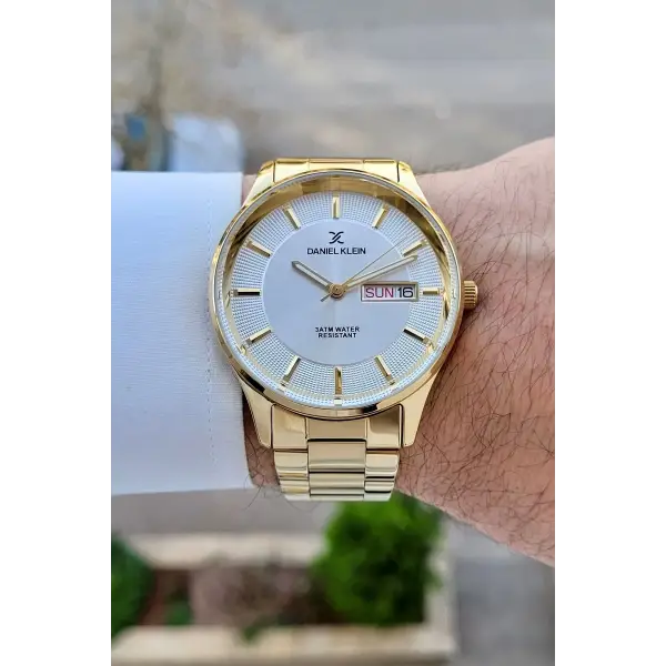 Gold Renk Takvim Ve Gün Fonksiyonlu 44 Mm Erkek Kol Saati