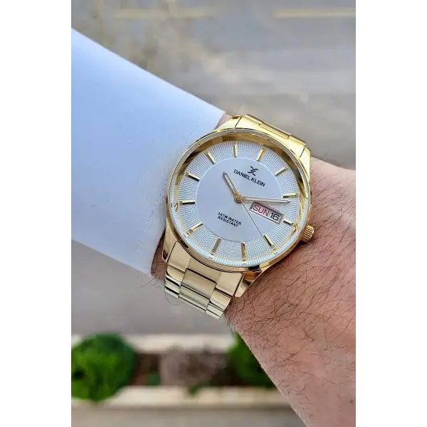 Gold Renk Takvim Ve Gün Fonksiyonlu 44 Mm Erkek Kol Saati