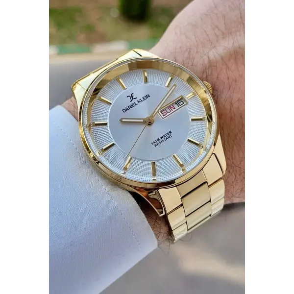Gold Renk Takvim Ve Gün Fonksiyonlu 44 Mm Erkek Kol Saati