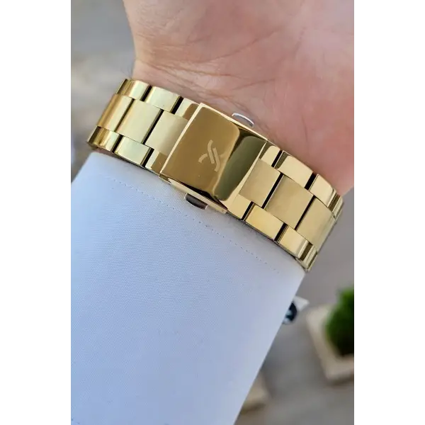 Gold Renk Takvim Ve Gün Fonksiyonlu 44 Mm Erkek Kol Saati