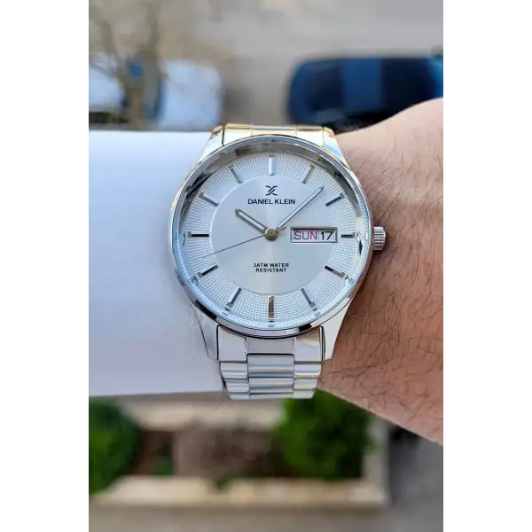 Gümüş Renk Takvim Ve Gün Fonksiyonlu 44 Mm Erkek Kol Saati