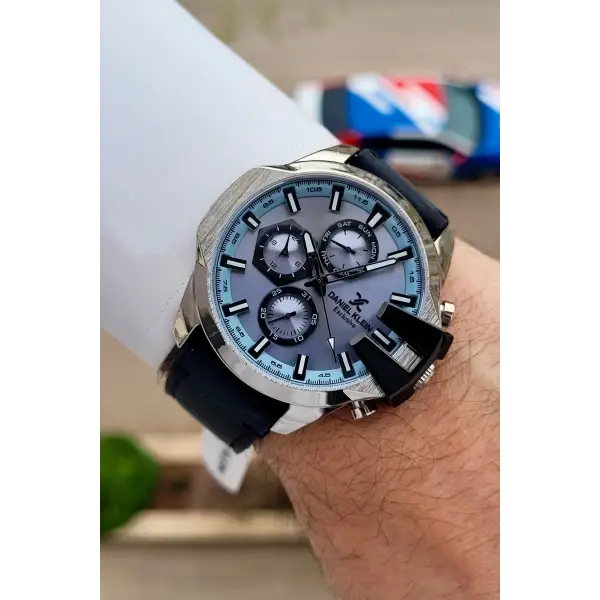 Kasası Gümüş Kordonu Siyah Renk Iç Göstergeleri Aktif Erkek Kol Saati