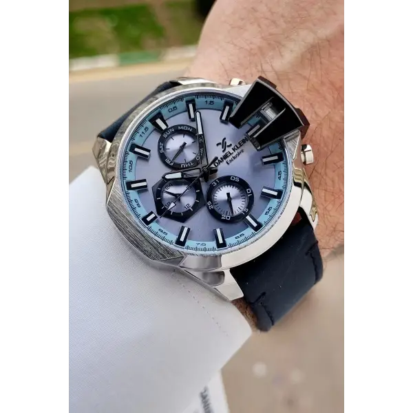 Kasası Gümüş Kordonu Siyah Renk Iç Göstergeleri Aktif Erkek Kol Saati