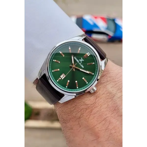 Kasası Gümüş Kordonu Kahverengi Renk Iç Göstergeleri Aktif Erkek Kol Saati