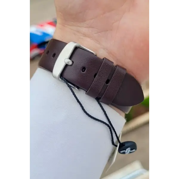 Kasası Gümüş Kordonu Kahverengi Renk Iç Göstergeleri Aktif Erkek Kol Saati