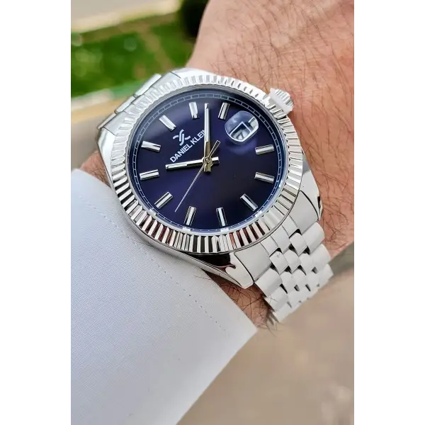 Kadranı Lacivert Kordonu Gümüş Renk 42 Mm Takvimli Erkek Kol Saati