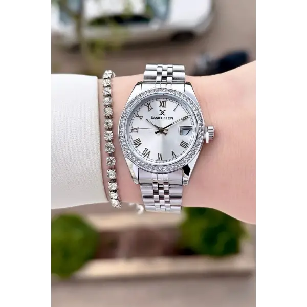 Gümüş Renk 32,5 Mm Takvimli Kadın Kol Saati Ve Bileklik