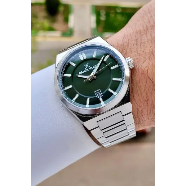 Kadranı Yeşil Kordonu Gümüş Renk Takvimli 43 Mm Erkek Kol Saati