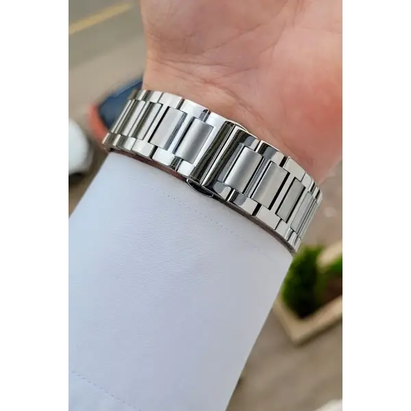 Kadranı Yeşil Kordonu Gümüş Renk Takvimli 43 Mm Erkek Kol Saati