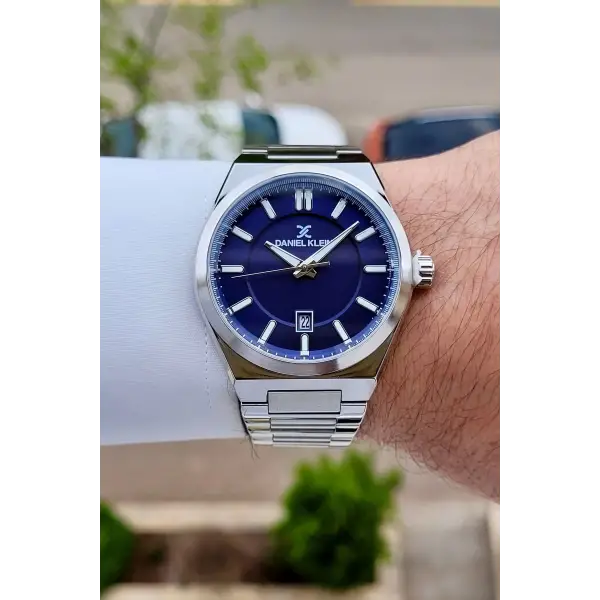 Kadranı Lacivert Kordonu Gümüş Renk Takvimli 43 Mm Erkek Kol Saati
