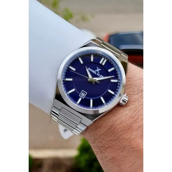 Kadranı Lacivert Kordonu Gümüş Renk Takvimli 43 Mm Erkek Kol Saati