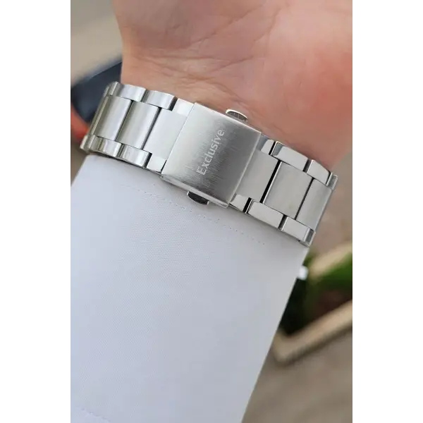 Kadranı Yeşil Kordonu Gümüş Renk 45 Mm Iç Göstergeleri Aktif Erkek Kol Saati