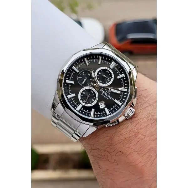 Kadranı Siyah Kordonu Gümüş Renk 45 Mm Iç Göstergeleri Aktif Erkek Kol Saati