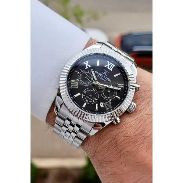 Kadranı Siyah Kordonu Gümüş Renk 42 Mm Iç Göstergeleri Aktif Erkek Kol Saati