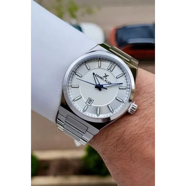 Gümüş Renk Takvimli 43 Mm Erkek Kol Saati