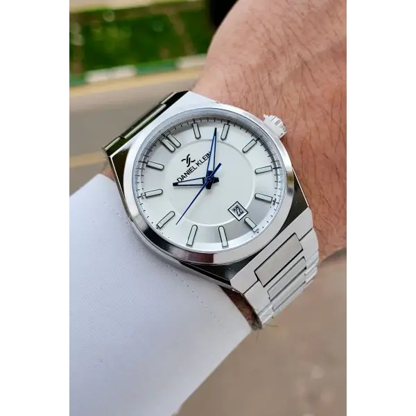 Gümüş Renk Takvimli 43 Mm Erkek Kol Saati