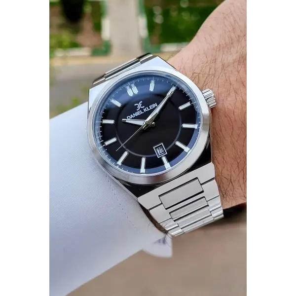 Kadranı Siyah Kordonu Gümüş Renk Takvimli 43 Mm Erkek Kol Saati