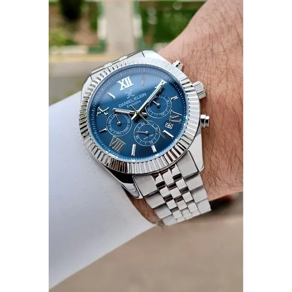 Kadranı Lacivert Kordonu Gümüş Renk 42 Mm Iç Göstergeleri Aktif Erkek Kol Saati