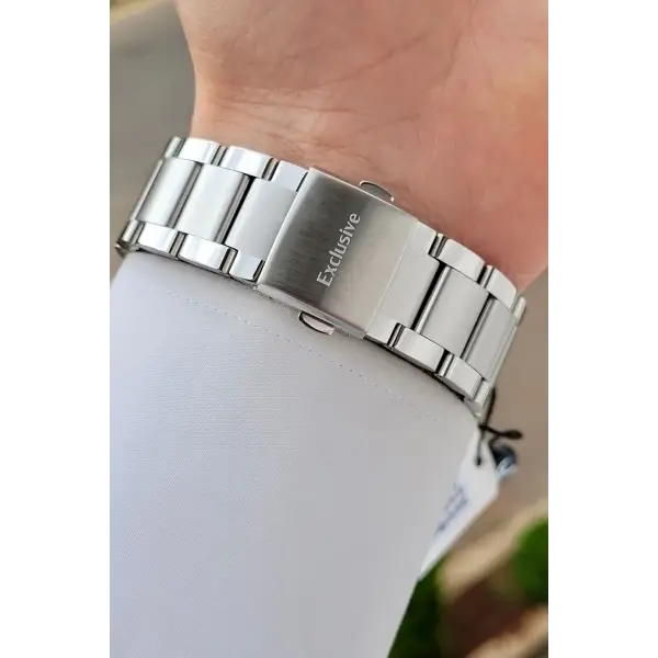 Kadranı Lacivert Kordonu Gümüş Renk 42 Mm Erkek Kol Saati