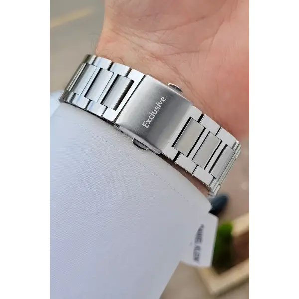 Kadranı Mavi Kordonu Gümüş Renk Iç Göstergeleri Aktif Erkek Kol Saati