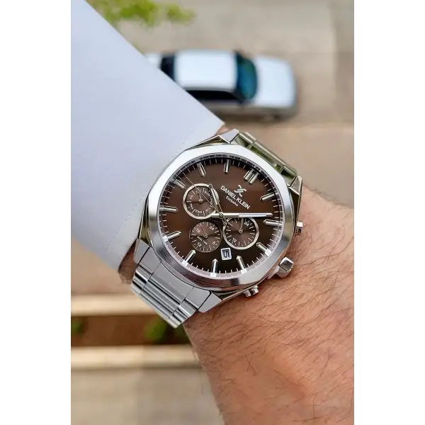 Kadranı Kahverengi Kordonu Gümüş Renk Iç Göstergeleri Aktif Erkek Kol Saati