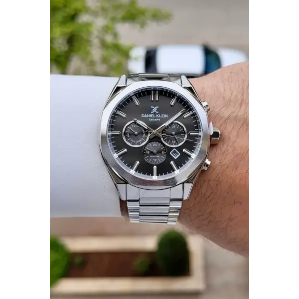 Kadranı Siyah Kordonu Gümüş Renk Iç Göstergeleri Aktif Erkek Kol Saati