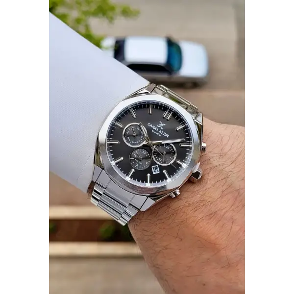 Kadranı Siyah Kordonu Gümüş Renk Iç Göstergeleri Aktif Erkek Kol Saati