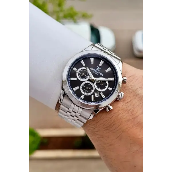 Kadranı Siyah Kordonu Gümüş Renk Iç Göstergeleri Aktif Erkek Kol Saati