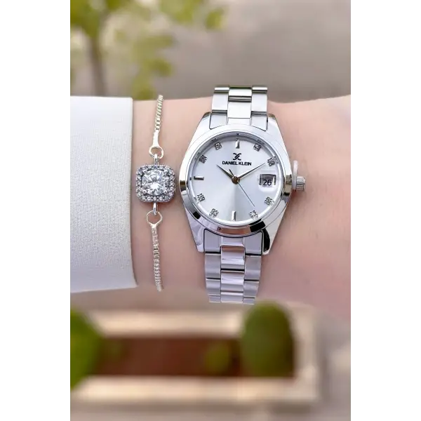 Gümüş Renk 28 Mm Kadın Kol Saati Ve Bileklik